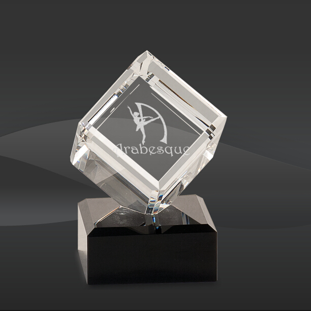Crystal Cube on Black Base Award (J-CRY6619S, J-CRY6619L)