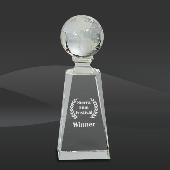 Crystal World on Pyramid Award (J-CRY116)