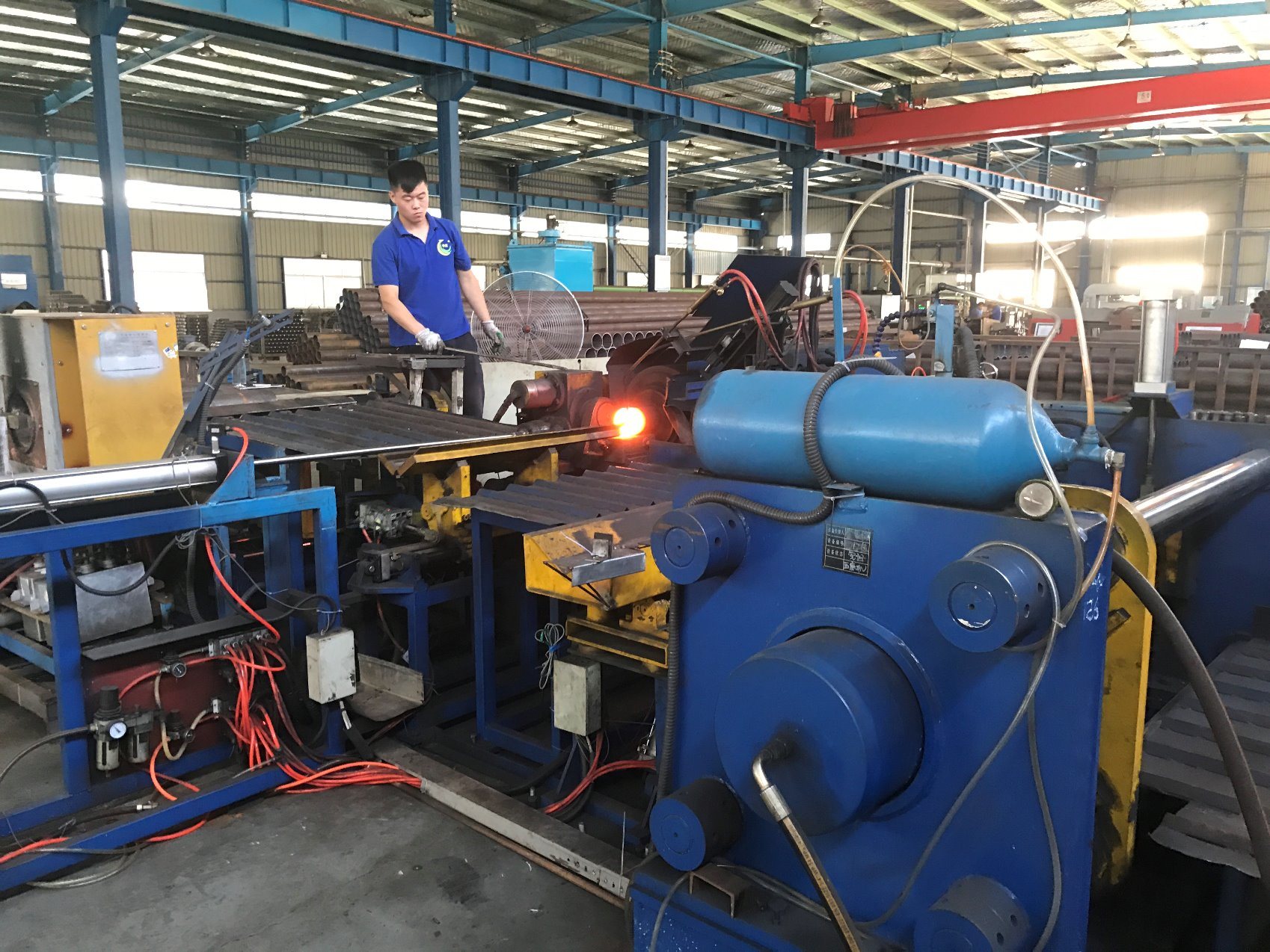 Steel Gas Cylinder Hot Spinning Machine