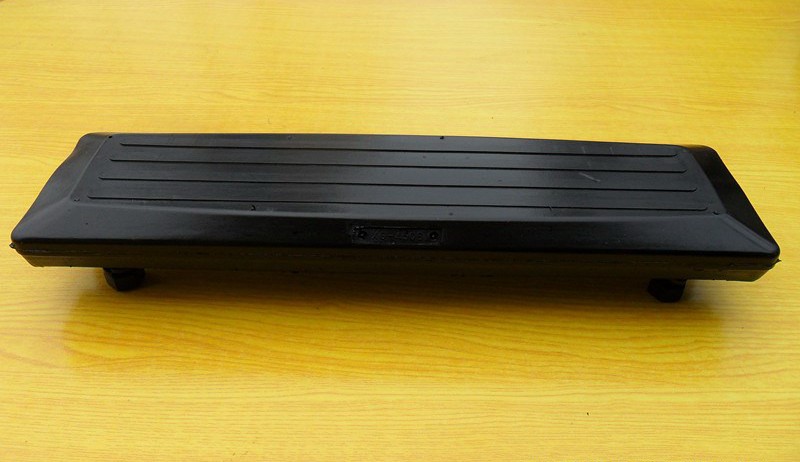 Rubber track shoe pad