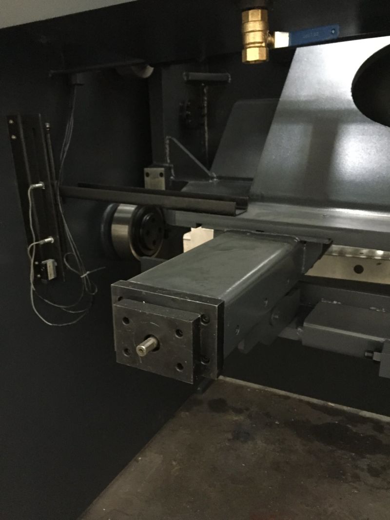 用于剪切12mm低碳钢的液压断头台机(QC11Y-12X3200)