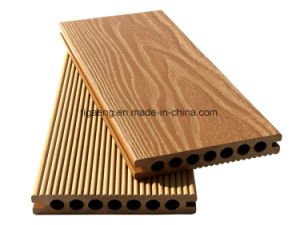 Plancher en bois creux de cannelure imperm&eacute;able &agrave; l'eau solide de Decking de la texture WPC