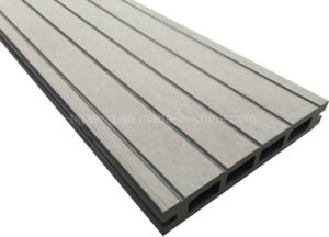 &Eacute;tage creux compos&eacute; en plastique en bois courant de Decking de la vente WPC