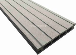 Panneau ext&eacute;rieur compos&eacute; en plastique en bois du Decking WPC d'&eacute;tage de certificat de GV