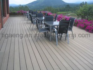 Decking resistente al fuego favorable al medio ambiente de la buena calidad WPC del precio de f&aacute;brica
