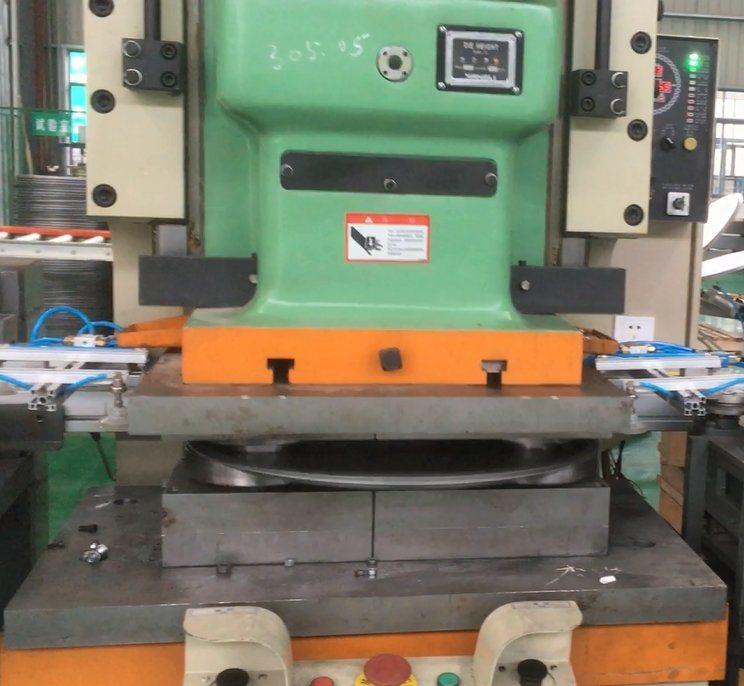 Steel Drum Cap Straightening and Blanking Machine