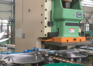 Steel Bitumen Drum Cap Hole Locking Machine