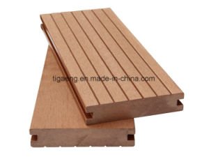 Le Decking de la qualit&eacute; WPC ext&eacute;rieur imperm&eacute;abilisent le plancher en bois con&ccedil;u