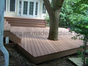 Plaque ext&eacute;rieure l&eacute;g&egrave;re de Decking de la cavit&eacute; WPC de Facile-Installation de bonne qualit&eacute;