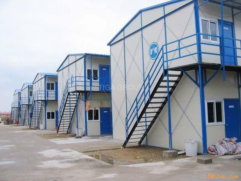 Professional Fabrication Construction Structural Pre Engineered Steel Godown Warehouse