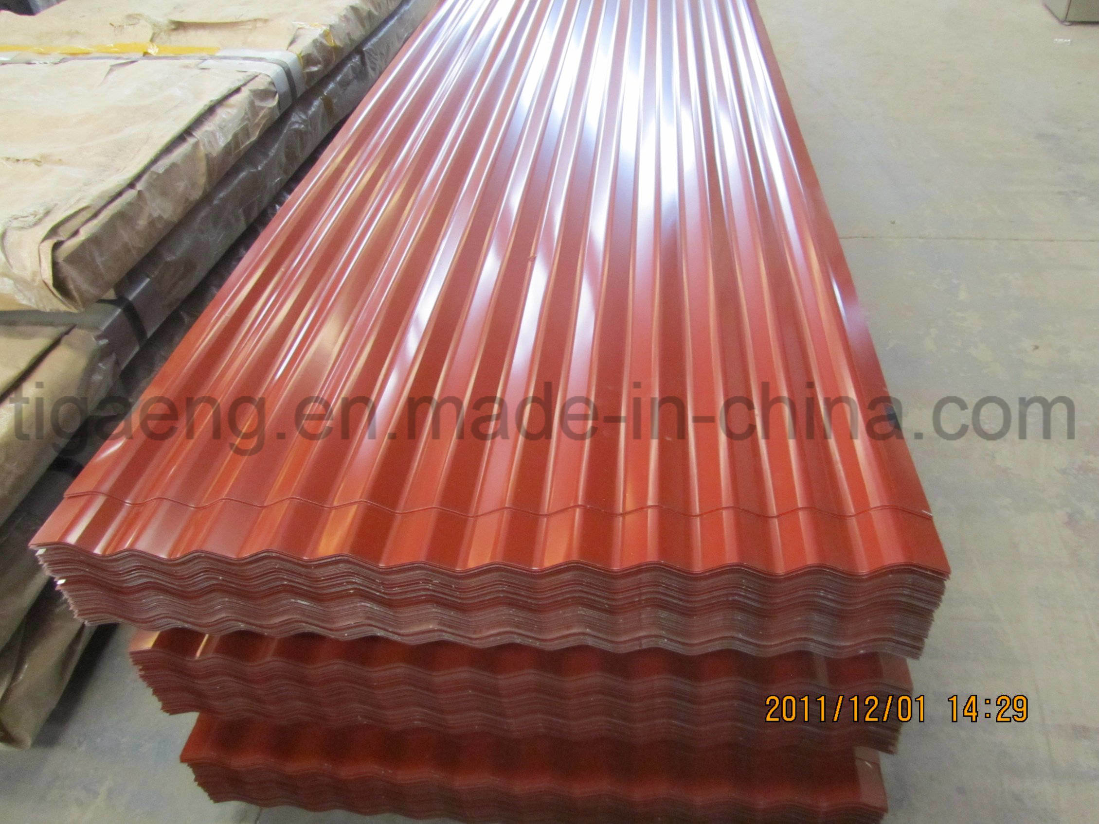 High Quality Easy Fabrication Color Coated Galvanized Steel Tile