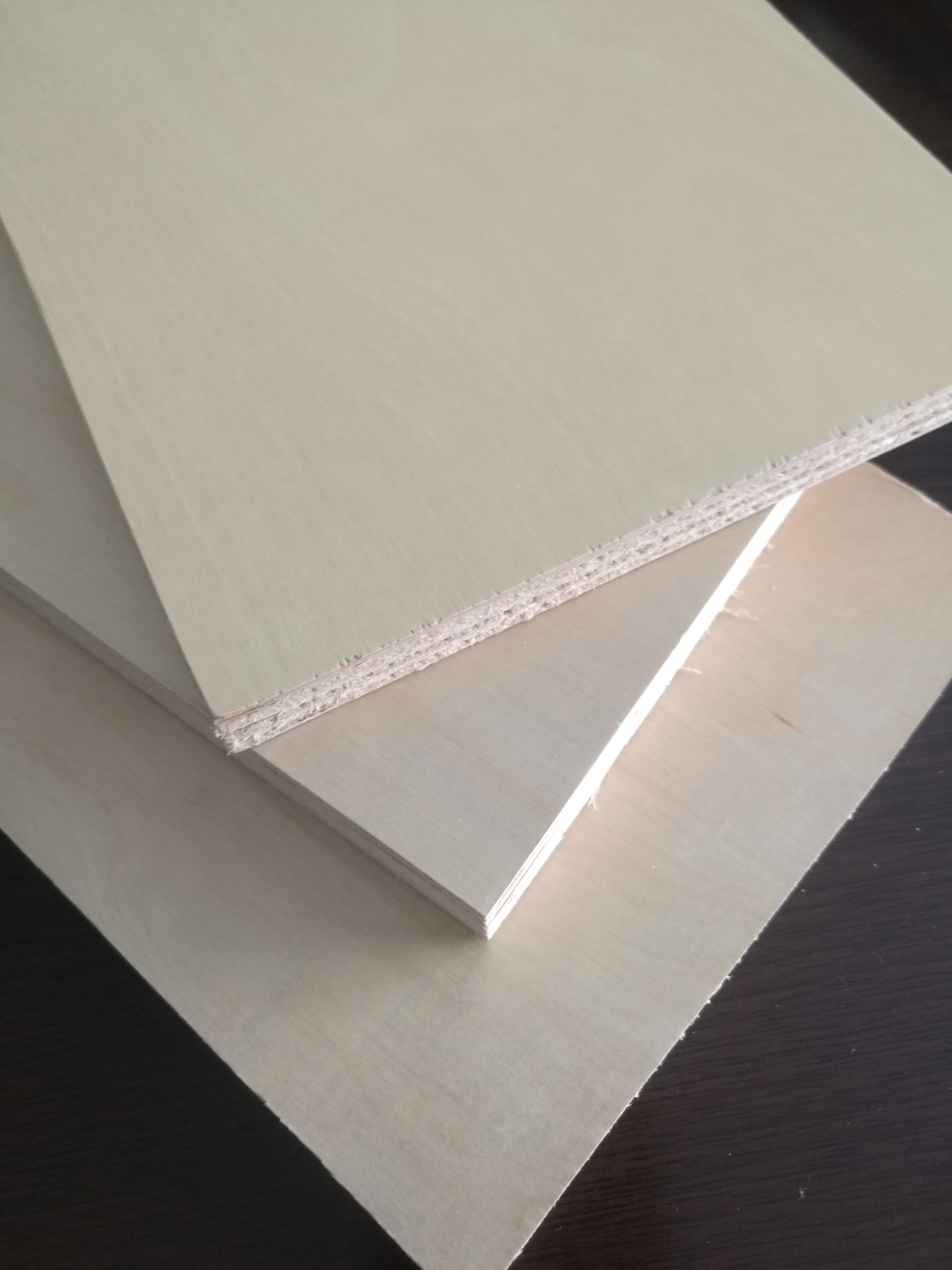UV coated birch plywood