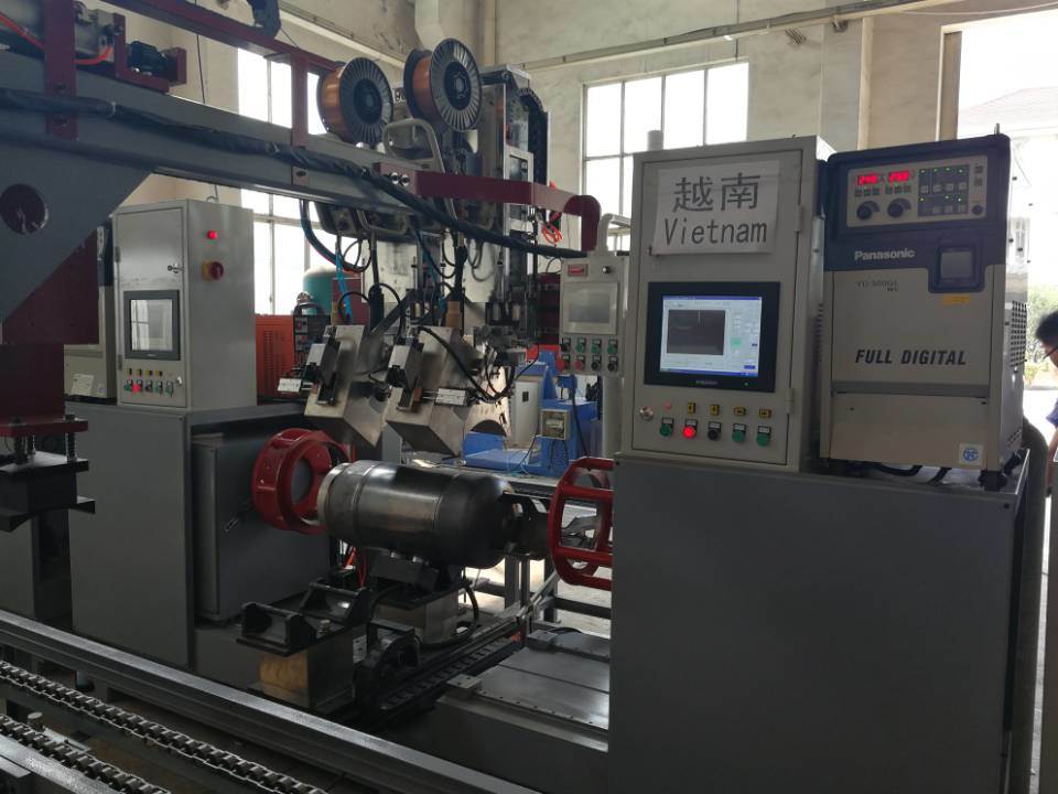 Automated Circumferential LPG Cylinder Wedling Machine