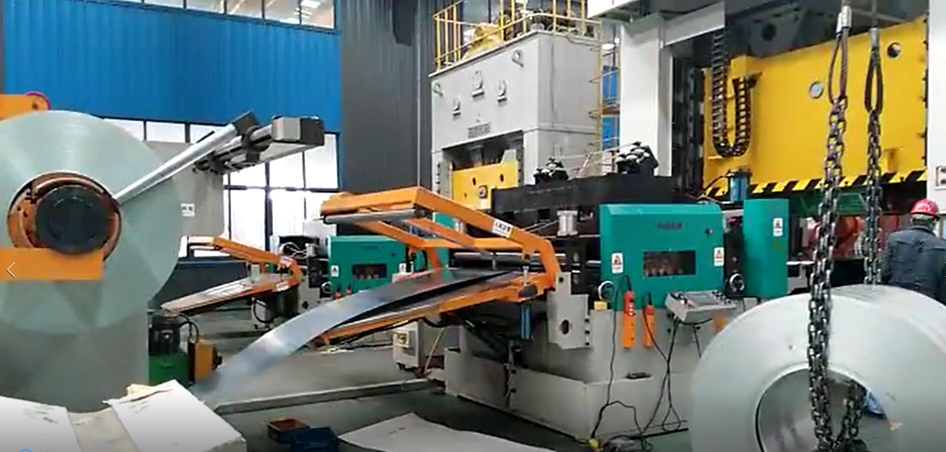 LPG Gas Cylinder Decoiler Straightening and Blanking Machine