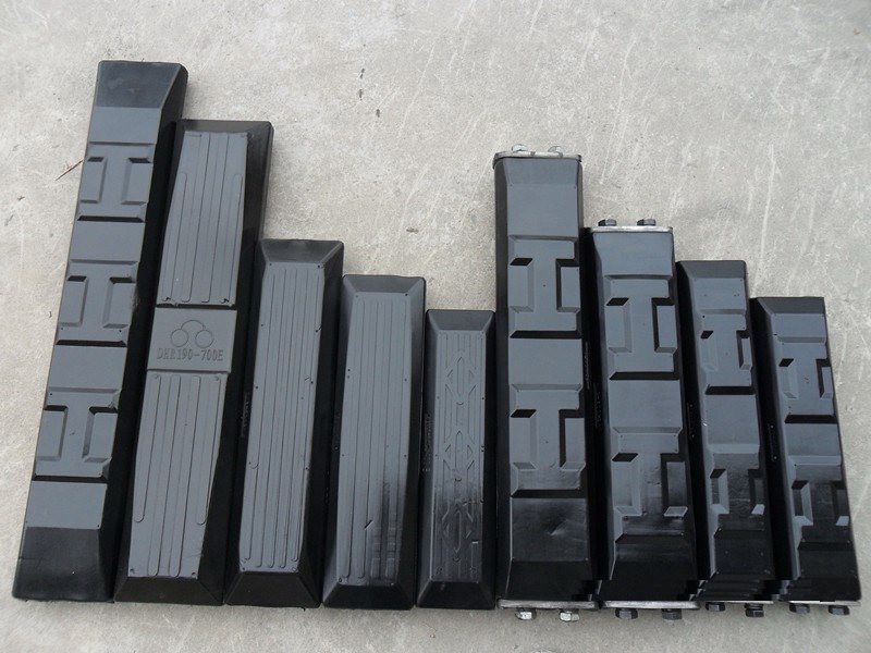 Rubber track shoe pad