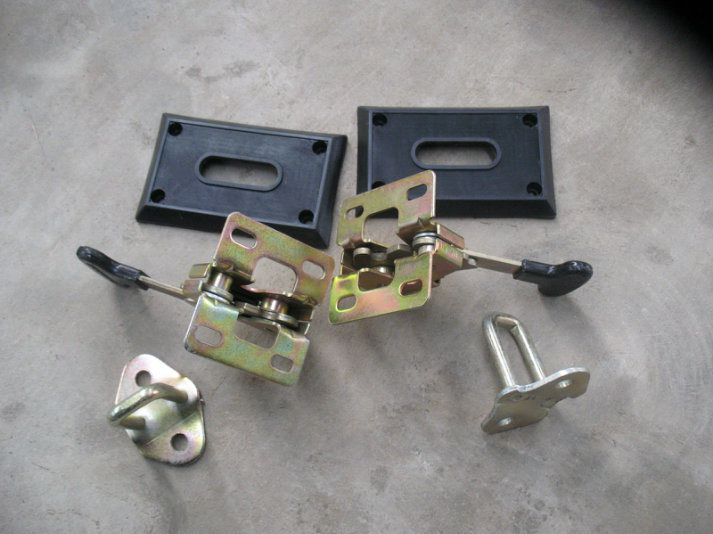 Sdlg LG936 LG938 LG956 LG958 LG968 Loader Spare Parts Right and Left Door Lock 4190000604/4190000605