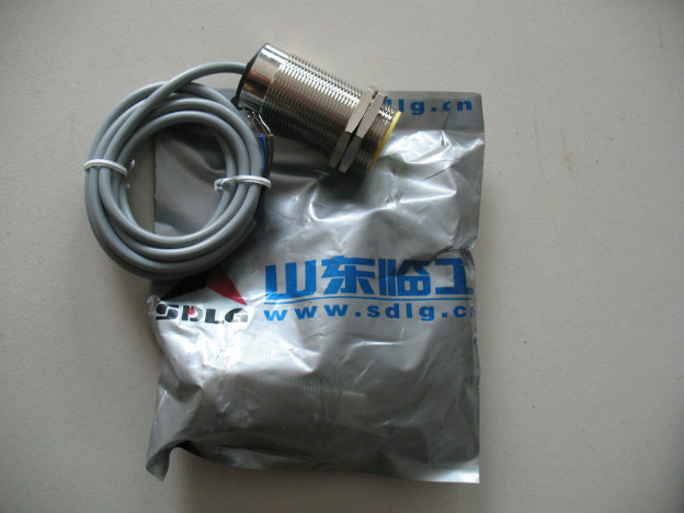 Sdlg LG936 LG938 Wheel Loader Spare Parts Approach Switch J7-D10b1 4130000010 Position Switch