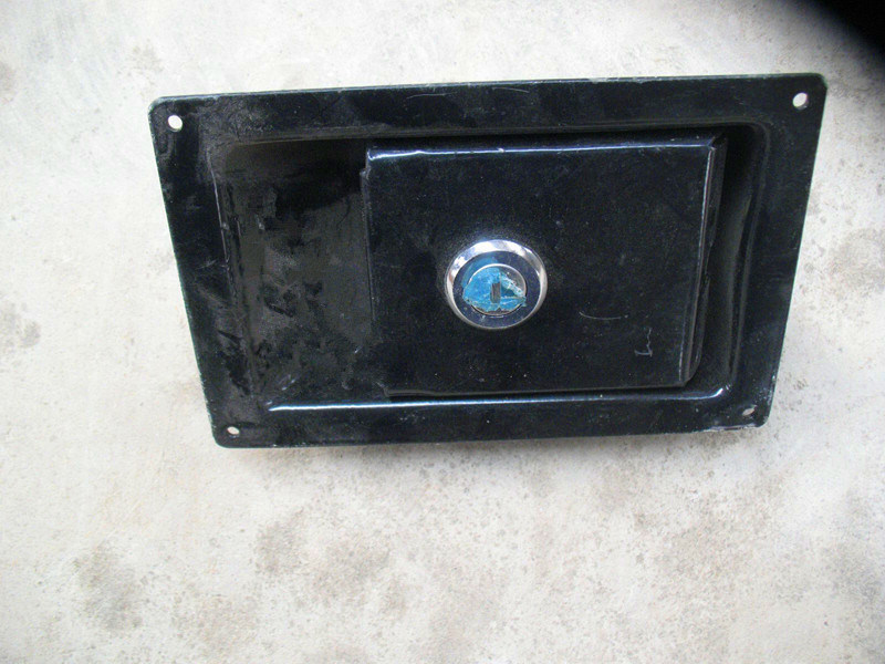 Sdlg LG936 LG938 LG956 LG958 LG968 Hood of Diesel Engine Parts Engine Hood Door Lock Nbs5013A 4190000916