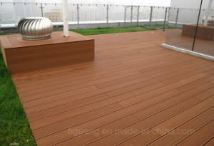 Panneau de plancher en bois d&eacute;coratif de l'&eacute;tage Tile/WPC de Decking de PE d'Outerior