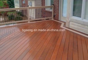 Le Decking compos&eacute; en plastique en bois durable/WPC ext&eacute;rieurs imperm&eacute;abilisent le plancher