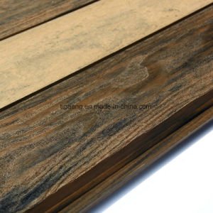 Plancher stratifi&eacute; par bois de plancher de vinyle de WPC avec des accessoires