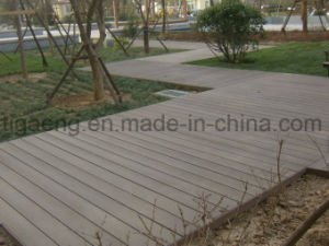 Mod&egrave;le personnalis&eacute;/usine r&eacute;utilisant le Decking en plastique en bois WPC de bonne qualit&eacute;