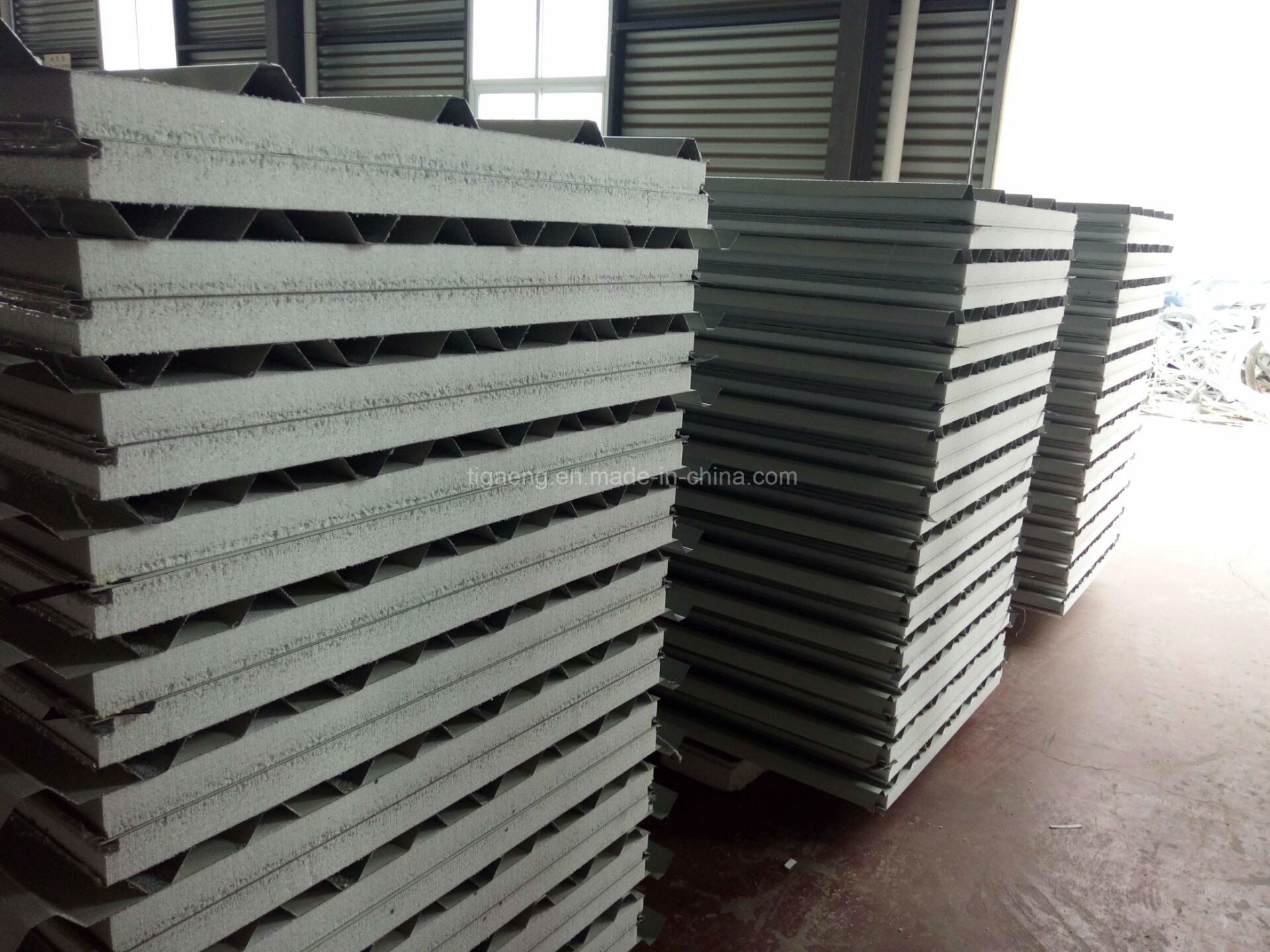 Low Cost Heavy Duty Steel Structure Supermarket/Large Temporary Office/Exhibition Center