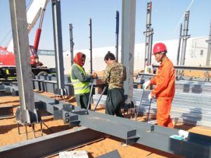 El taller del almac&eacute;n proyecta la f&aacute;brica ligera prefabricada de las estructuras de acero