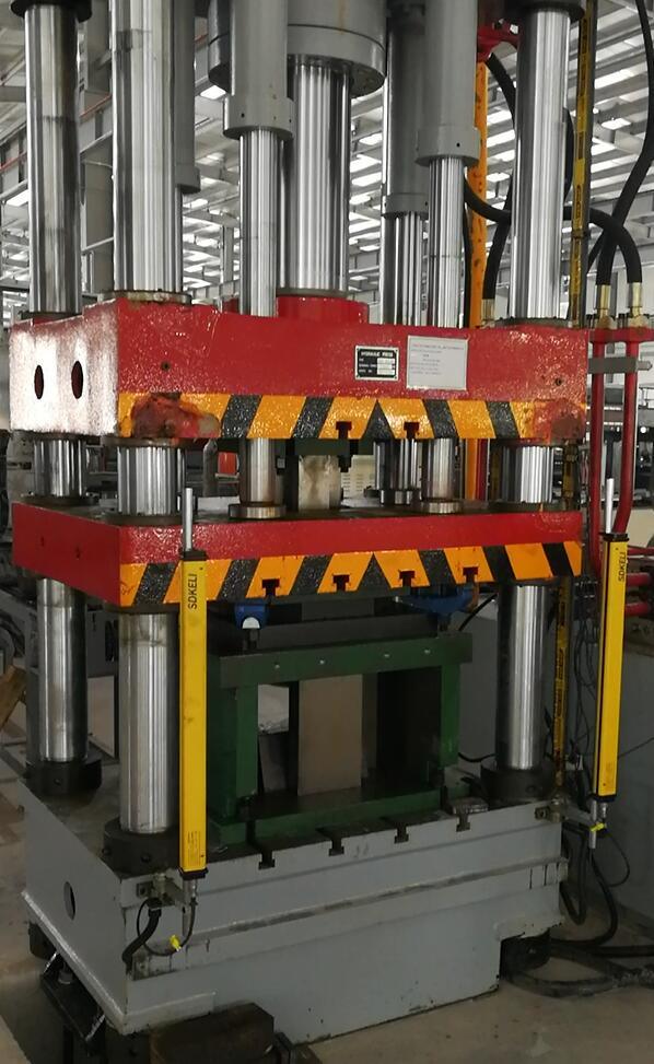 LPG Cylinder Steel Upper and Lower Halves Deep Drawing Machine