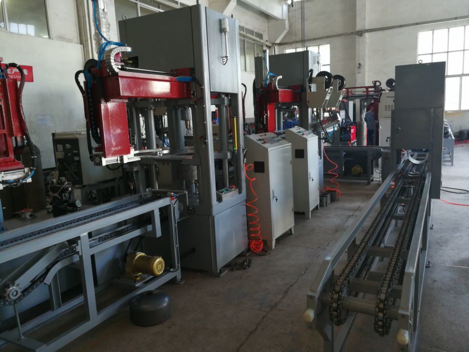 Automated Circumferential LPG Cylinder Wedling Machine