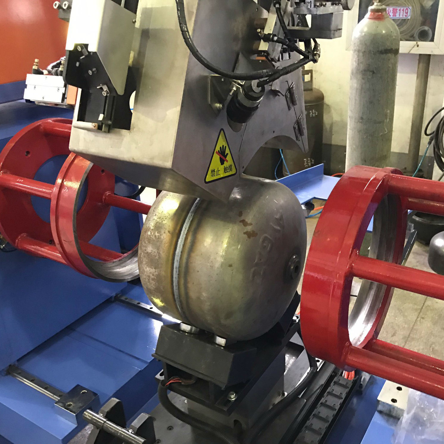 LPG Cylinder Circumferential Body Welding Apparatus