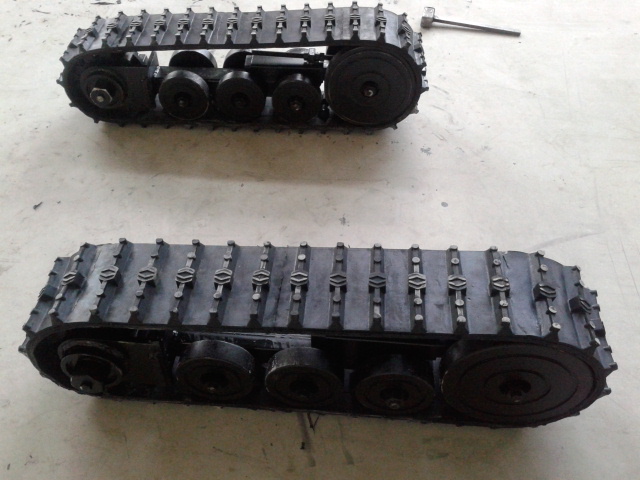 Rubber Track (180x65x42)