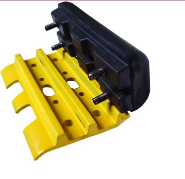 Rubber track shoe pad