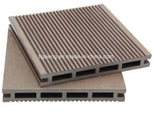 2017 Decking imperm&eacute;able &agrave; l'eau ext&eacute;rieur de vente chaud WPC parquetant le Decking creux