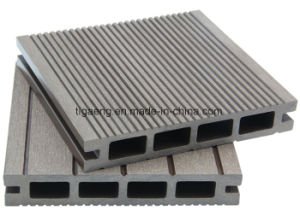 Decking WPC environnemental et de r&eacute;sistance pour la d&eacute;coration ext&eacute;rieure