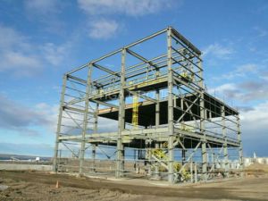 Almac&eacute;n/hangar modificados para requisitos particulares de la estructura del marco de acero del dise&ntilde;o