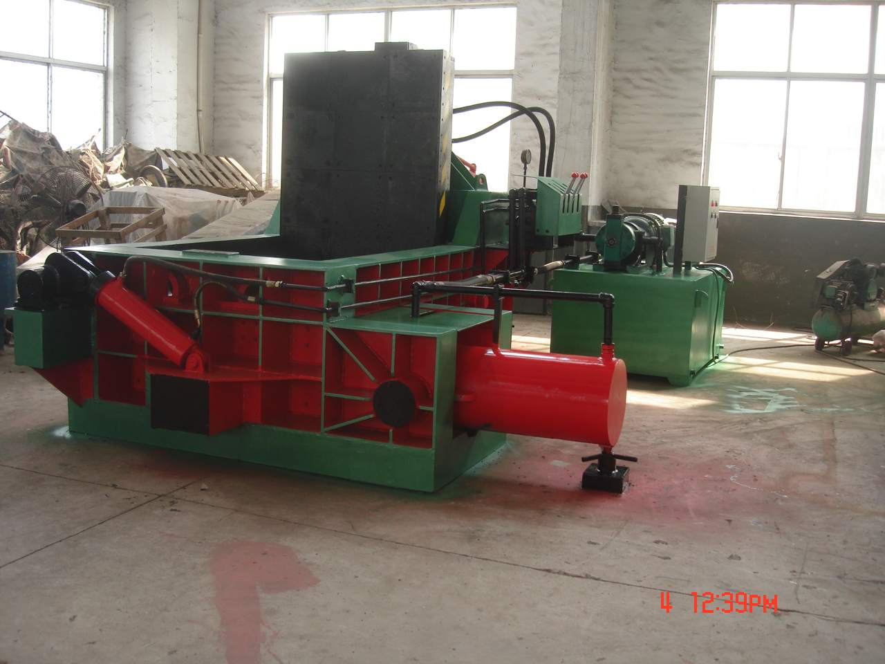 Hydraulic Scrap Metal Baler/Ferrouse Packing Machine Yd2000