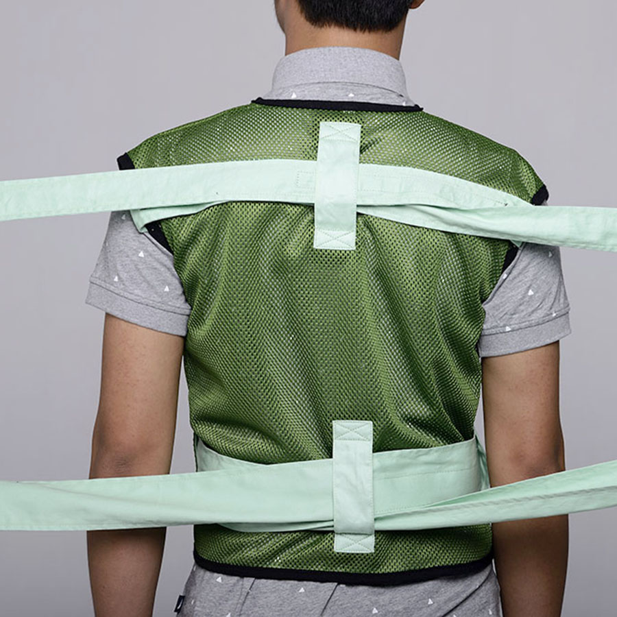 Security constraint vest (netted four belts)