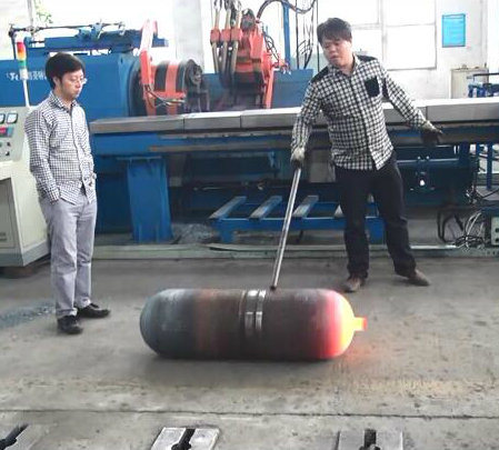 CNG Cylinder Hot Spinning Machine