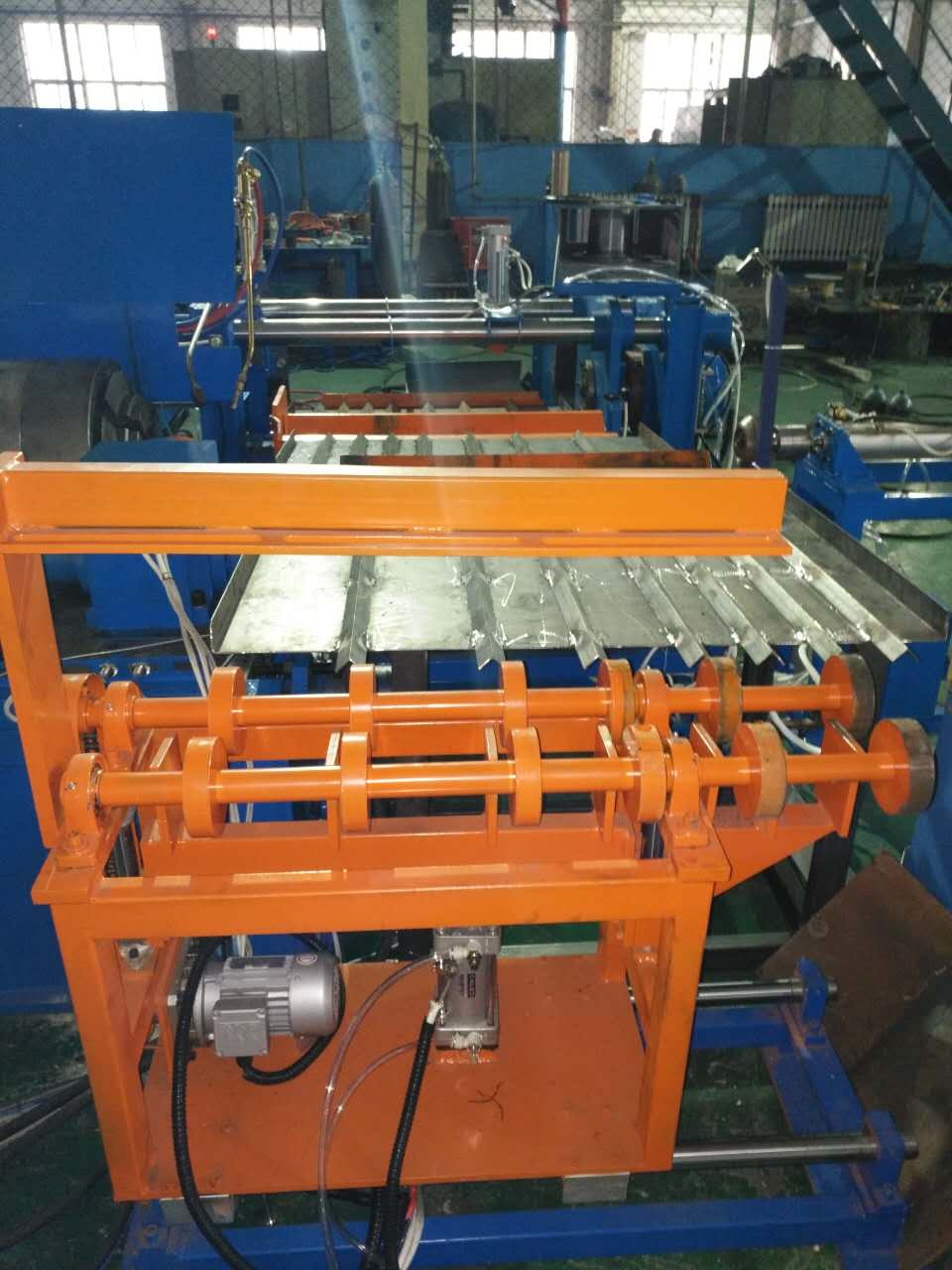 Seamless Cylinder Bottom Base Making Machine