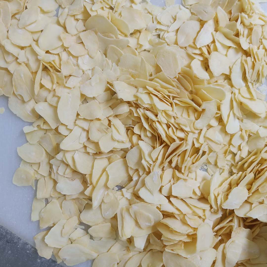 qualified garlic flakes