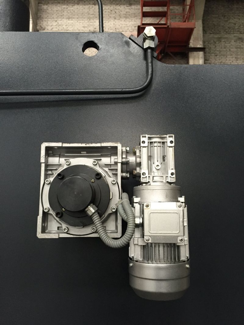 用于剪切16mm低碳钢的液压剪切机(QC11Y-16X4000)