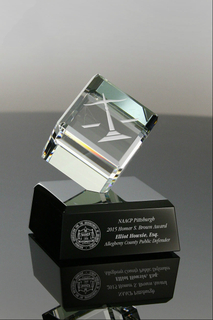 Primo Crystal Clipped Cube on Base (#3511)