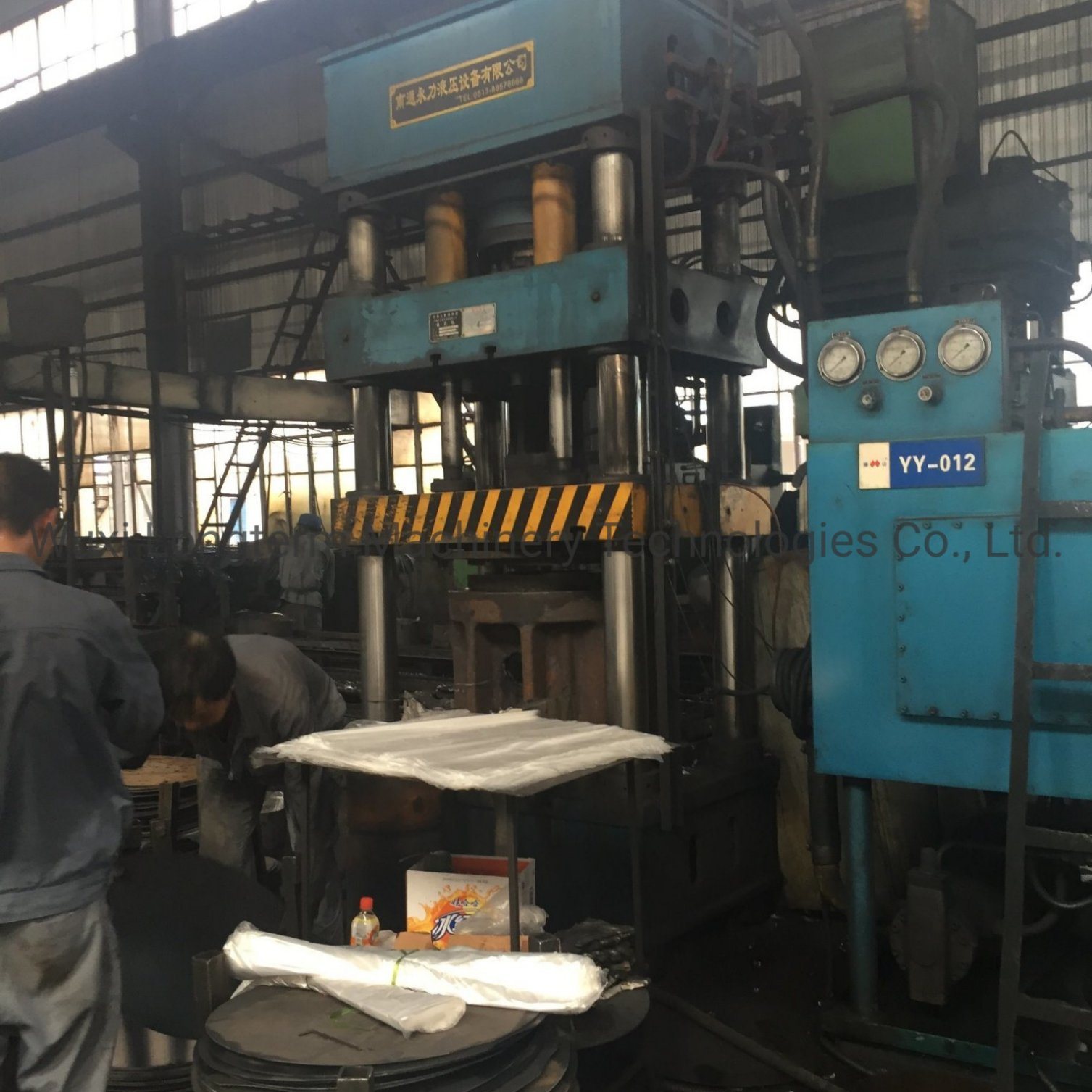 315ton Hydraulic Presser for Letter Stamping on Handle