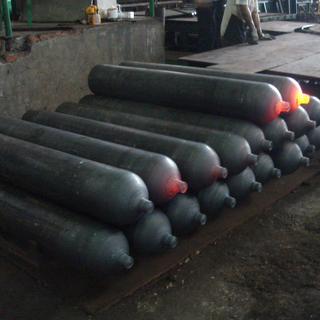 CNG Cylinder Metal Spinning Machine