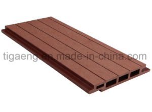 Buen suelo al aire libre del Decking de la calidad WPC hecho del compuesto pl&aacute;stico de madera