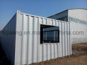 Casa conveniente de Prebuilt de la instalaci&oacute;n del bajo costo con la estructura de acero ligera