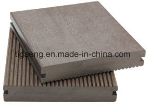 Los paneles de suelo hermosos de la pared de WPC para la decoraci&oacute;n de la piscina