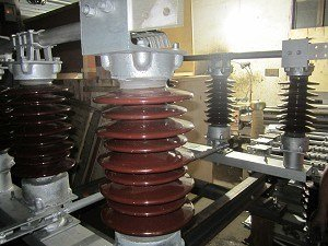 Disconnect Switch 33 Kv, 17.5 Ka, 800 - 1250 a Wit, 17.5 Ka, 800 - 1250 a Without Grounding Blade Double Break