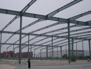 Structure m&eacute;tallique bon march&eacute; jet&eacute;e/atelier/entrep&ocirc;t de construction de Chine